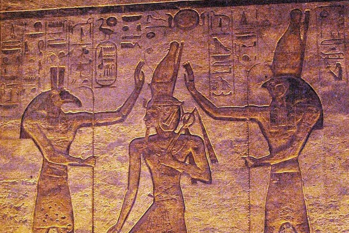 Нармер фараон древнего Египта. Бог гор в древнем Египте. Амон древний Египет. Бог ра в древнем Египте.