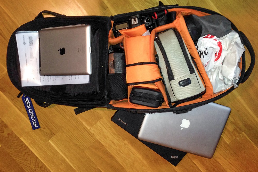 Ноутбук в победе можно. Ноутбук в ручной клади. Самолёт багаж ноутбук. Провоз ноутбука в самолете. Ноутбук в самолет в ручную кладь.